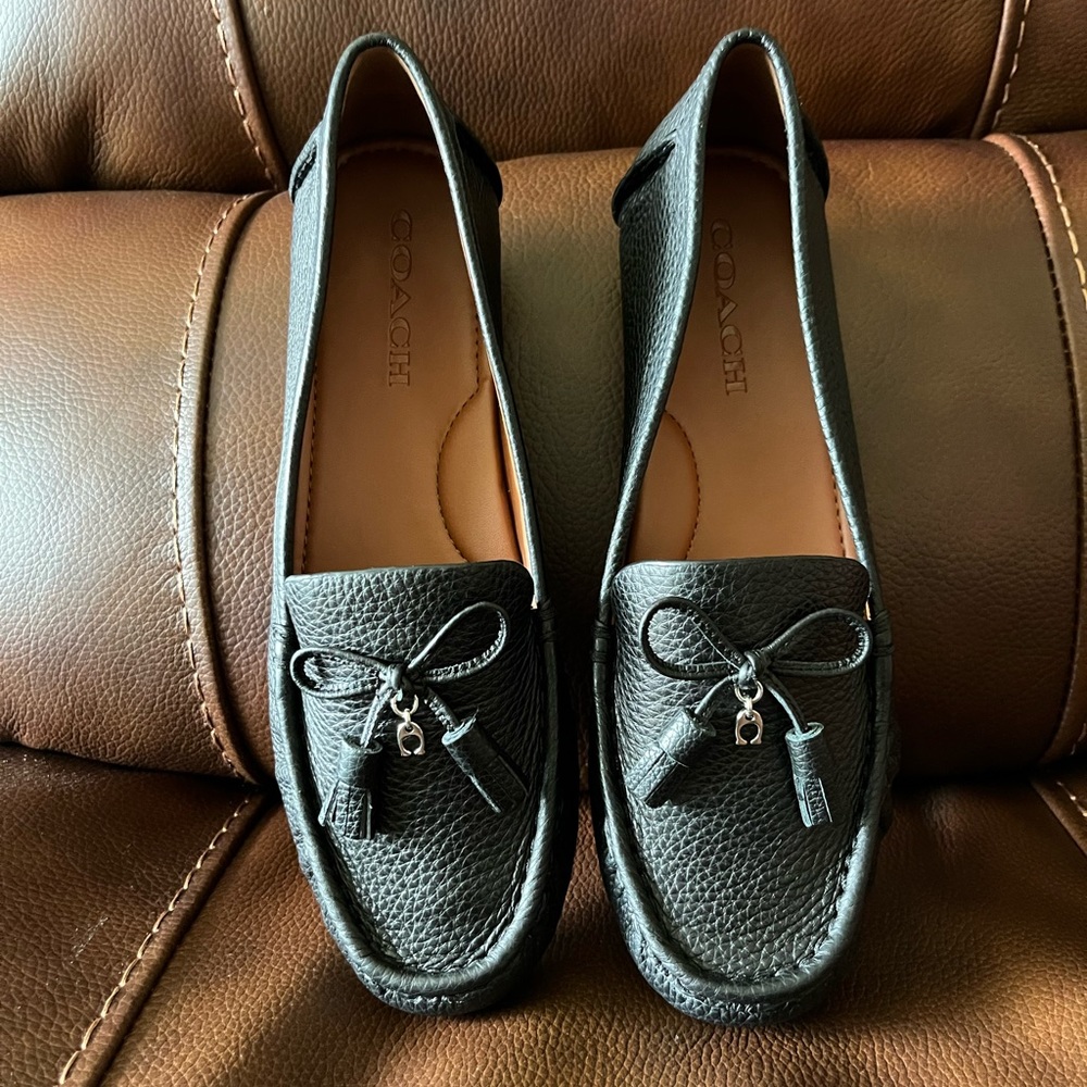 *NWT* Coach Black Pebbled Leather Loafer